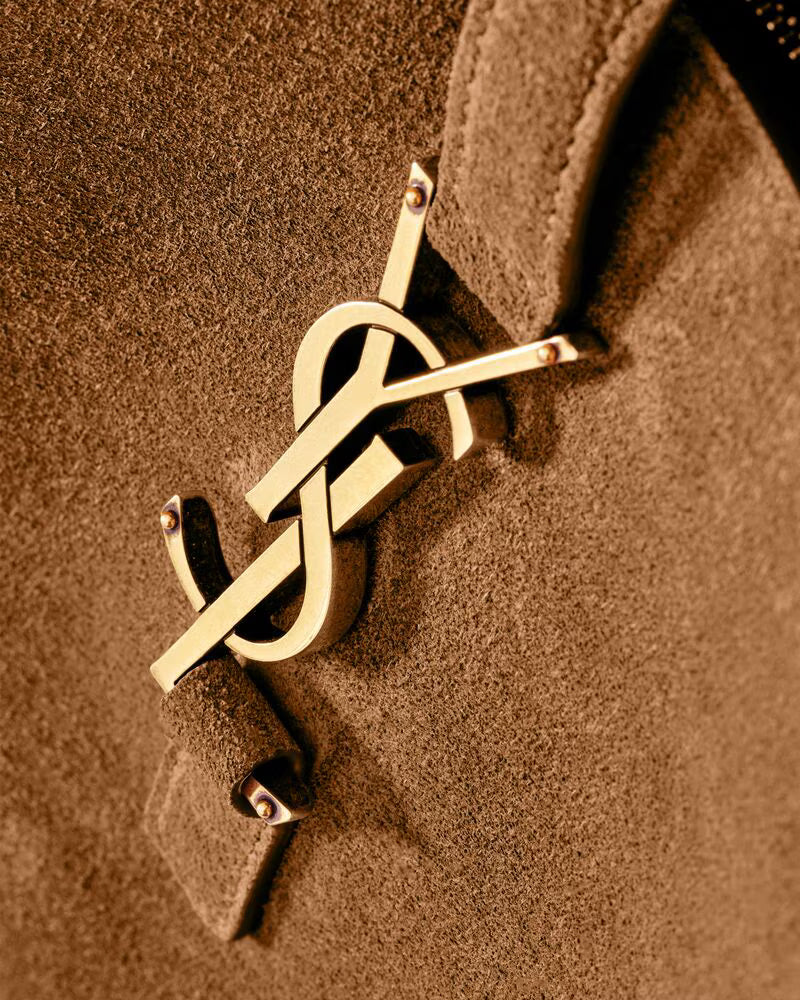 LE 5 À 7 supple large in suede